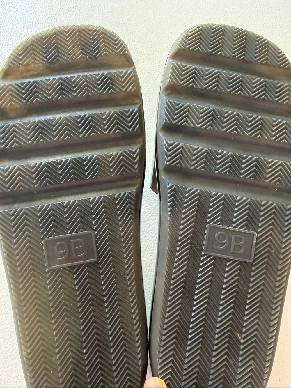 Tory Burch Women's Bubble Jelly Slide Sandals size 9B Black.